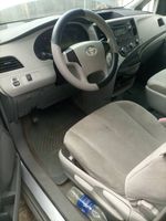 very good buy and drive Toyota sienna 
